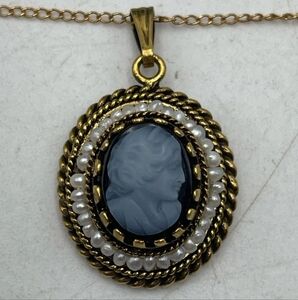 14K GOLD Cameo and PEARL Necklace
